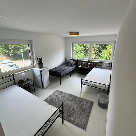 Großzügige Mit 3 Schlafzimmern&balkon *